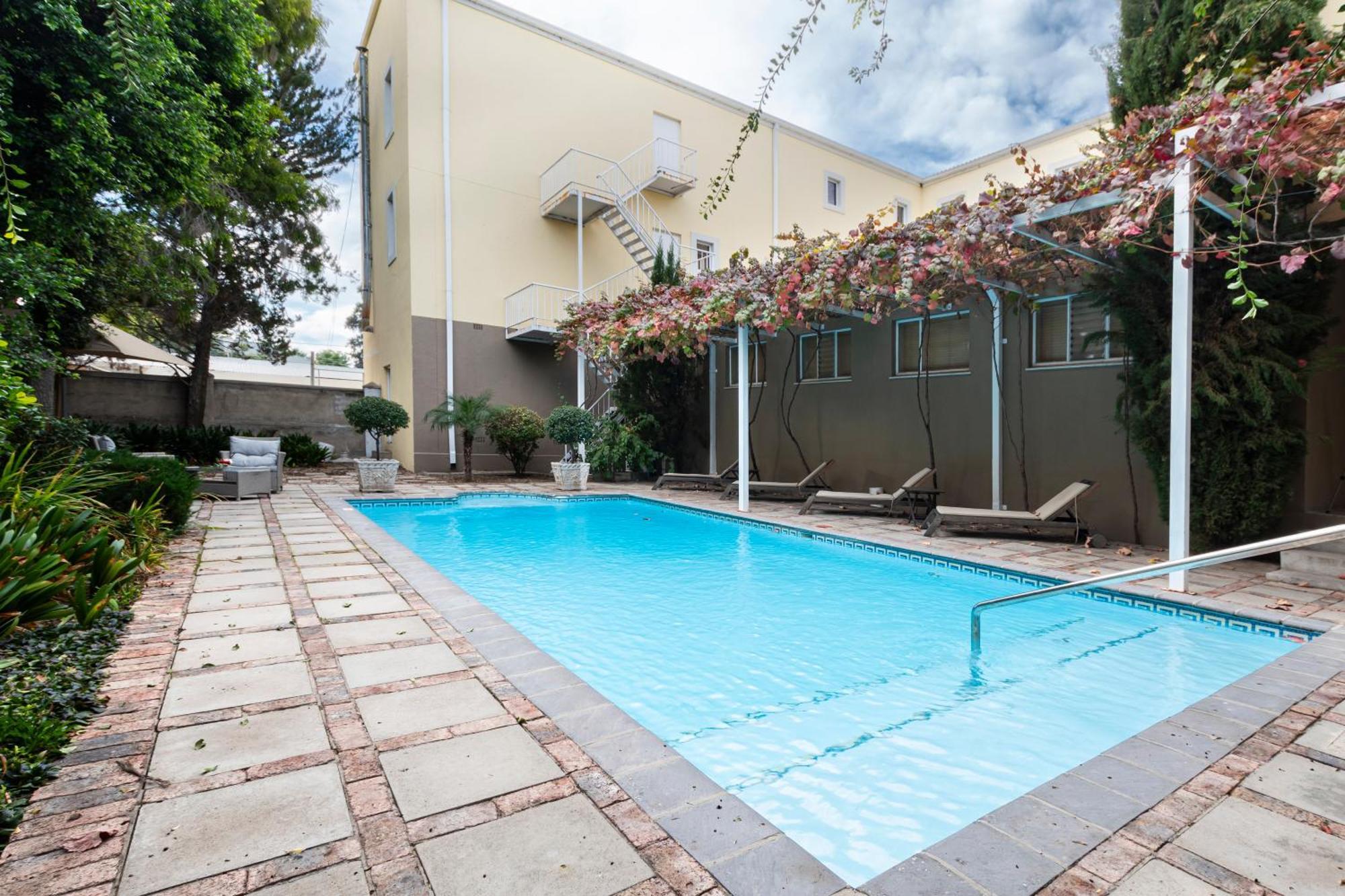 Queen'S Hotel By Bon Hotels Oudtshoorn Exterior foto