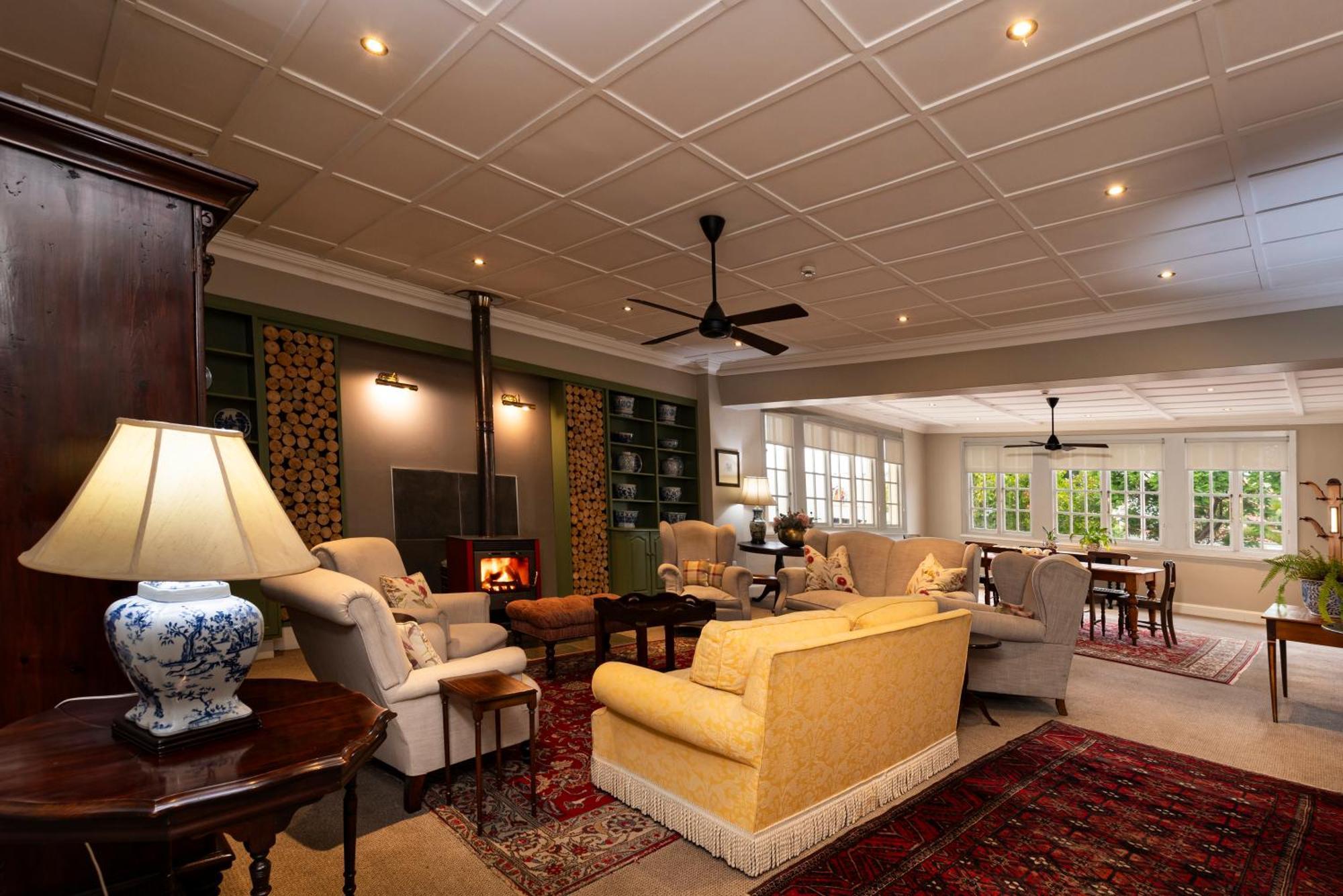 Queen'S Hotel By Bon Hotels Oudtshoorn Exterior foto